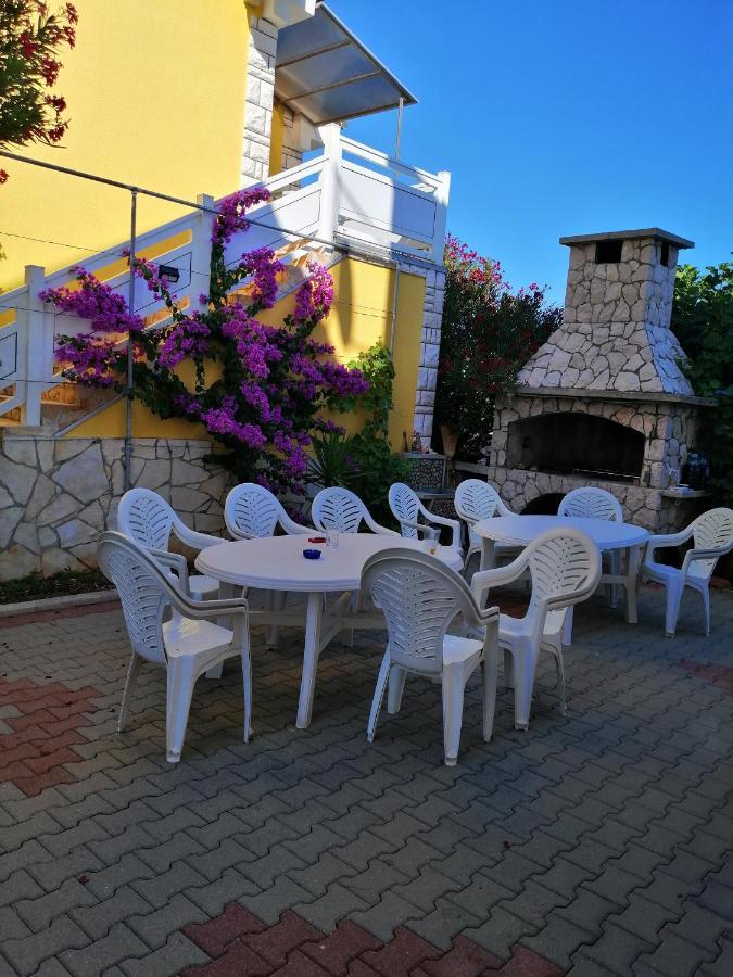 Apartments Nada Vir Exterior photo